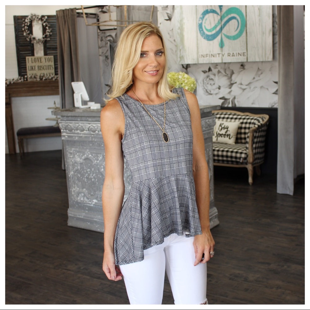 ✨LAST ONE✨Peplum Herringbone Sleeveless Tunic - Picture 3 of 4